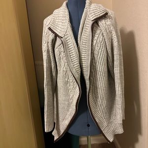 Venus XL Grey and Brown Fall Sweater